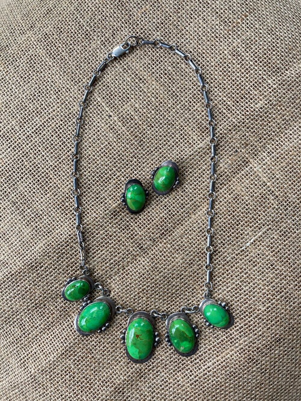 Vintage Green Turquoise Gaspeite Sterling Silver Station Statement Necklace - Picture 10 of 10
